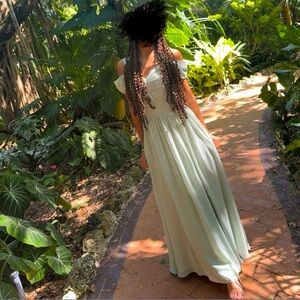 Sage green dress. Used once for a wedding. Dry cleaned No label. Size 0-2.